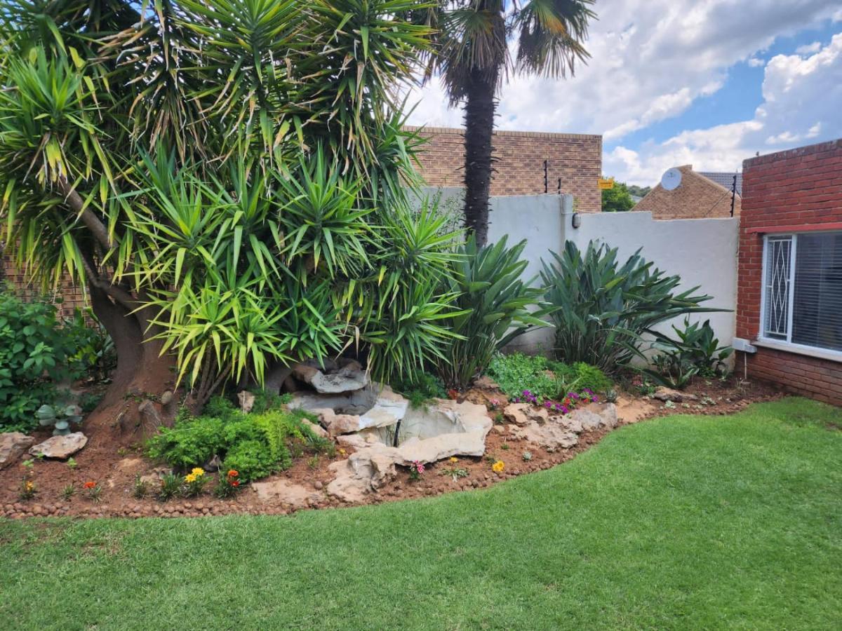 Sibella Guest House Bloemfontein Eksteriør billede